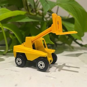 🎈2/$30 - Vtg MATCHBOX Superfast No. 48 SAMBRON JACKLIFT. (c) 1977.